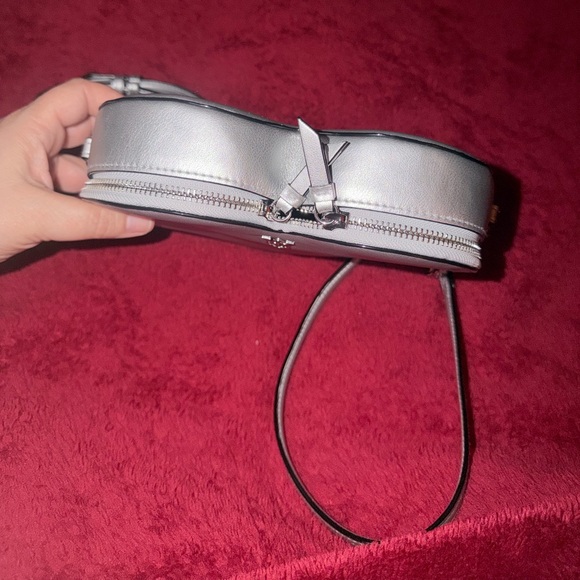 Victoria’s Secret Metallic Heart-Shaped Silver Crossbody Bag NWOT - Picture 5 of 5